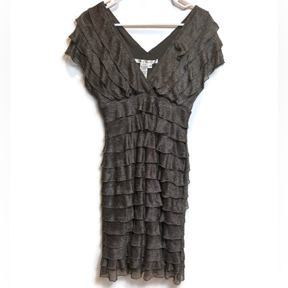 Max Studio Stretchy Tiered Ruffle Knit V neck / back Midi Dress Sz S Sma…